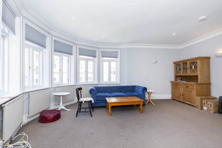 Stunning Apartment Lymington Road, West Hampstead